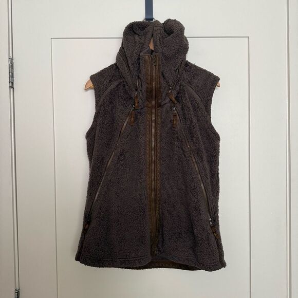 Kuhl Womens Sz L Brown Fuzzy Hooded Flight Vest Packable Hood Sherpa Outdoor - Picture 1 of 12